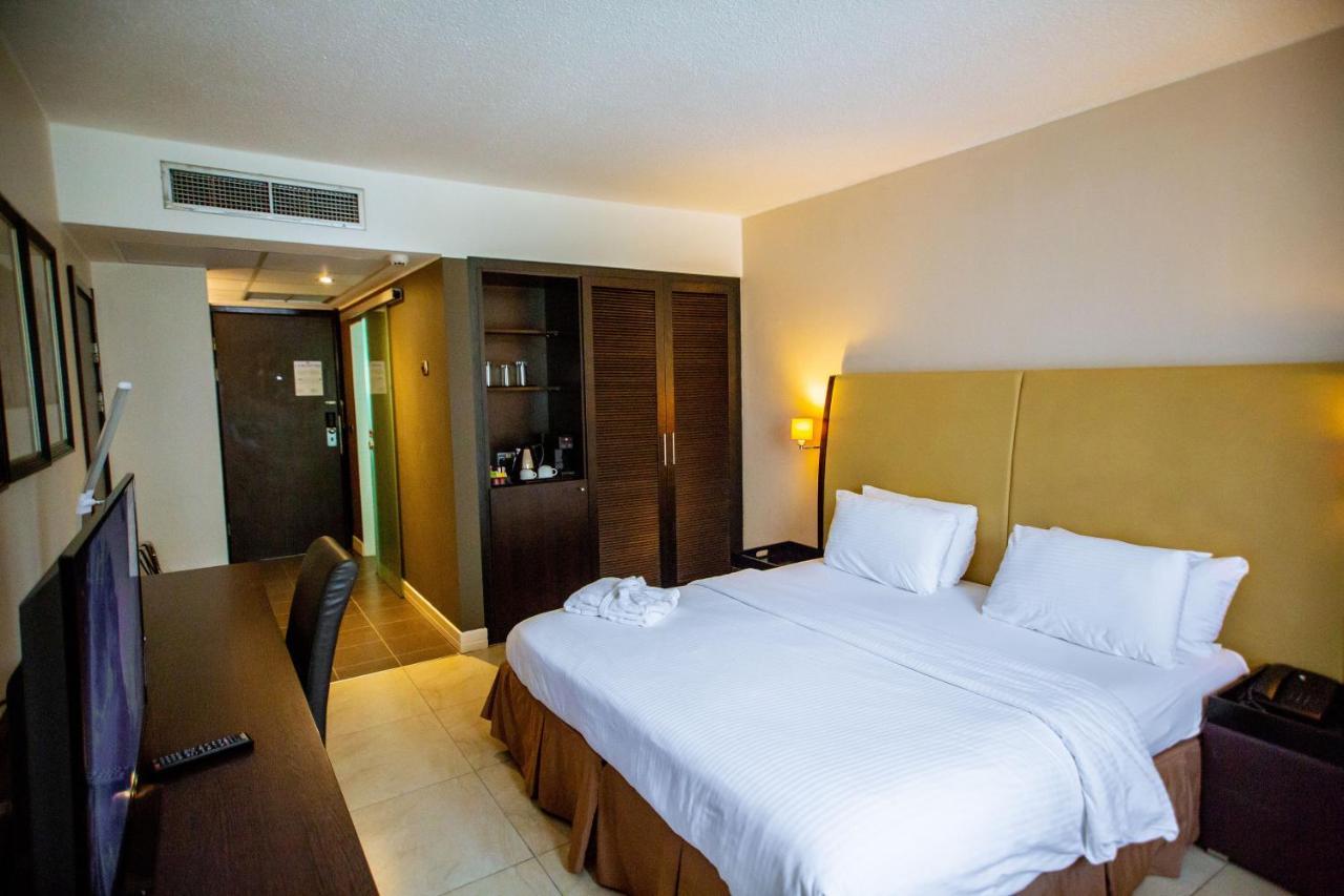 Lancaster Accra Hotel Exterior photo