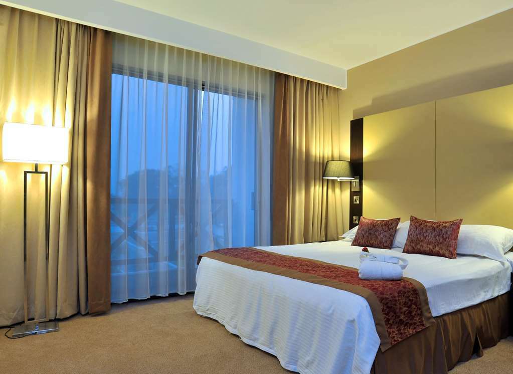 Lancaster Accra Hotel Room photo